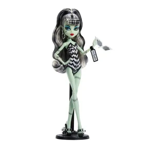 🔥Monster High x Barbie Frankie Stein Skullector Doll Limited Edition BNWT🔥 - Picture 3 of 4